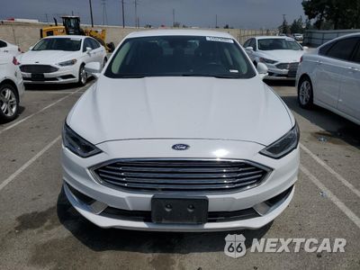 Piąte zdjęcie samochodu w środku: 2018 FORD FUSION SE HYBRID VIN:3FA6P0LUXJR172130 - miniatura
