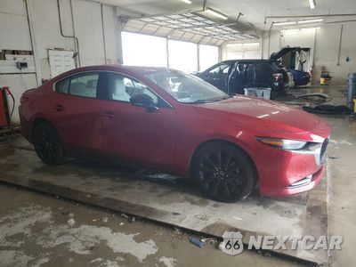 Czwarte zdjęcie samochodu z boku: 2021 MAZDA 3 PREMIUM PLUS VIN:JM1BPBEY4M1308366 - miniatura