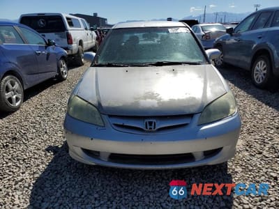 Piąte zdjęcie samochodu w środku: 2004 HONDA CIVIC LX VIN:2HGES15624H918385 - miniatura