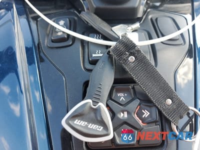 Zdjęcie 8 z 10 samochodu: 2020 CAN-AM SPYDER ROADSTER RT VIN:2BXNBDD24LV001415 - miniatura