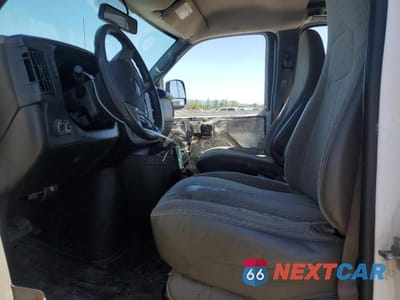 Zdjęcie 7 z 13 samochodu: 2014 GMC SAVANA G1500 VIN:1GTS7AFX8E1178819 - miniatura