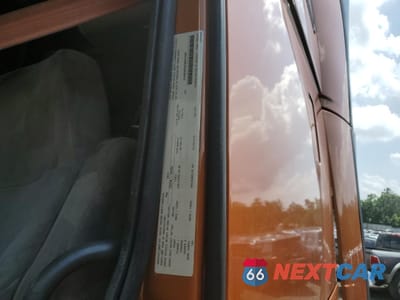 Zdjęcie 10 z 10 samochodu: 2012 VOLVO VN VNL VIN:4V4NC9EH2CN537366 - miniatura