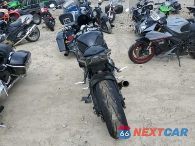 Czwarte zdjęcie samochodu z boku: 2017 BMW S 1000 RR VIN:WB10D6004HZ710479 - miniatura