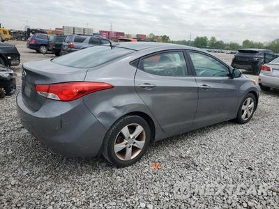 Trzecie zdjęcie samochodu z tyłu: 2013 HYUNDAI ELANTRA VIN:5NPDH4AE2DH368846 - miniatura