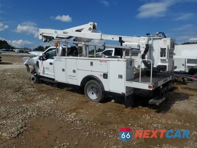 Drugie zdjęcie samochodu z przodu: 2022 FORD F550 SUPER DUTY VIN:1FDUF5GN0NDA14569 - miniatura