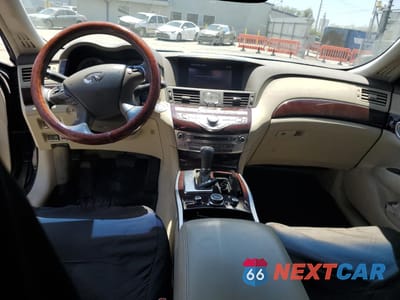 Zdjęcie 8 z 12 samochodu: 2016 INFINITI Q70 3.7 VIN:JN1BY1AP6GM220512 - miniatura