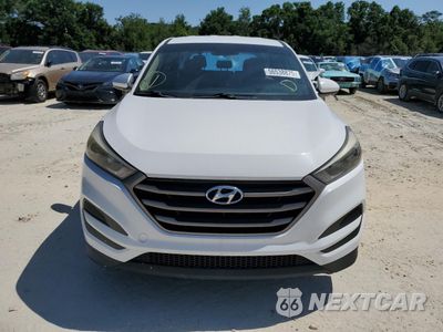 Piąte zdjęcie samochodu w środku: 2016 HYUNDAI TUCSON SE VIN:KM8J23A42GU231384 - miniatura