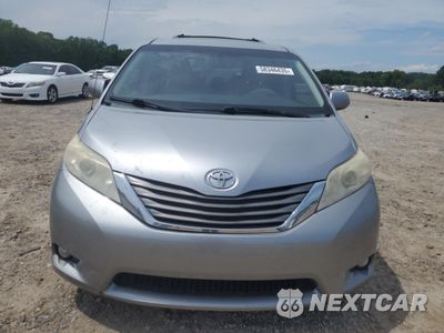 Piąte zdjęcie samochodu w środku: 2013 TOYOTA SIENNA XLE VIN:5TDYK3DC6DS337343 - miniatura