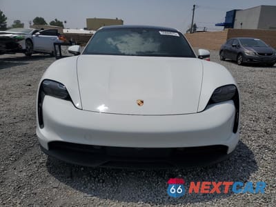 Piąte zdjęcie samochodu w środku: 2020 PORSCHE TAYCAN 4S VIN:WP0AB2Y13LSA50894 - miniatura