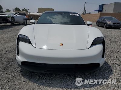 Piąte zdjęcie samochodu w środku: 2020 PORSCHE TAYCAN 4S VIN:WP0AB2Y13LSA50894 - miniatura