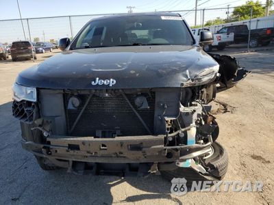 Piąte zdjęcie samochodu w środku: 2017 JEEP GRAND CHEROKEE LAREDO VIN:1C4RJEAG5HC782836 - miniatura