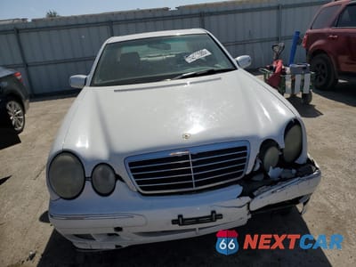 Piąte zdjęcie samochodu w środku: 2000 MERCEDES-BENZ E 320 VIN:WDBJF65JXYB094507 - miniatura