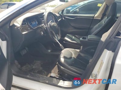Zdjęcie 7 z 12 samochodu: 2014 TESLA MODEL S VIN:5YJSA1H16EFP44977 - miniatura