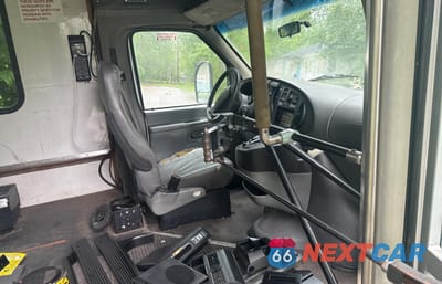 Piąte zdjęcie samochodu w środku: 2007 FORD ECONOLINE E350 SUPER DUTY CUTAWAY VAN VIN:1FDWE35L67DA89757 - miniatura