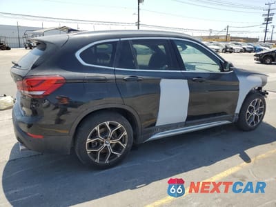 Trzecie zdjęcie samochodu z tyłu: 2021 BMW X1 SDRIVE28I VIN:WBXJG7C03M5S82828 - miniatura