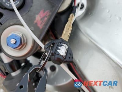 Zdjęcie 8 z 9 samochodu: 2006 SUZUKI GSX-R600 K6 VIN:JS1GN7DA662103944 - miniatura