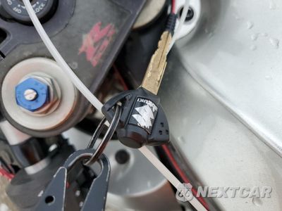 Zdjęcie 8 z 9 samochodu: 2006 SUZUKI GSX-R600 K6 VIN:JS1GN7DA662103944 - miniatura