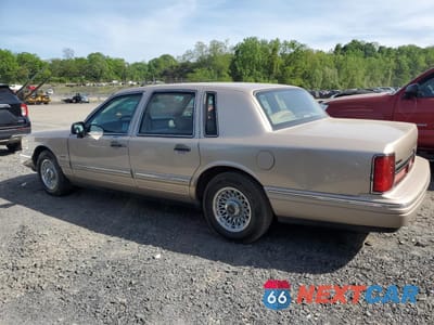 Drugie zdjęcie samochodu z przodu: 1997 LINCOLN TOWN CAR EXECUTIVE VIN:1LNLM81W7VY737737 - miniatura
