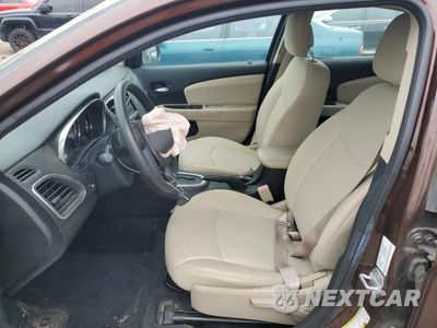 Zdjęcie 7 z 12 samochodu: 2012 CHRYSLER 200 LX VIN:1C3CCBAB0CN296990 - miniatura