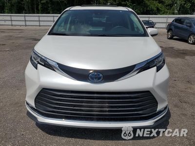 Piąte zdjęcie samochodu w środku: 2022 TOYOTA SIENNA XLE VIN:5TDYSKFC0NS060164 - miniatura