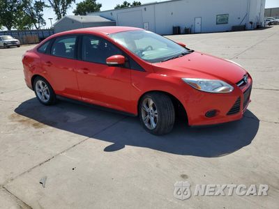 Czwarte zdjęcie samochodu z boku: 2014 FORD FOCUS SE VIN:1FADP3F2XEL375302 - miniatura