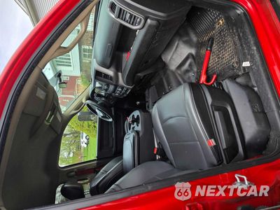 Piąte zdjęcie samochodu w środku: 2019 RAM 3500 VIN:3C7WRTCL0KG615009 - miniatura