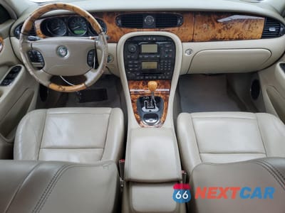 Zdjęcie 8 z 14 samochodu: 2004 JAGUAR XJ8 VIN:SAJWA71C14SG32254 - miniatura
