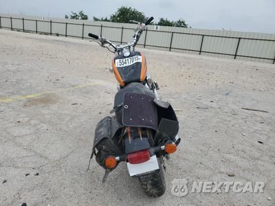 Czwarte zdjęcie samochodu z boku: 2000 HONDA VF750 C2 VIN:JH2RC4345YM500025 - miniatura