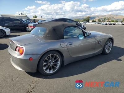 Trzecie zdjęcie samochodu z tyłu: 2004 BMW Z4 2.5 VIN:4USBT33534LR67886 - miniatura