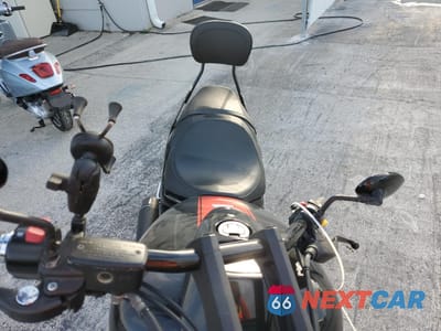 Piąte zdjęcie samochodu w środku: 2018 SUZUKI VZR1800 VIN:JS1VY53AXJ2100509 - miniatura
