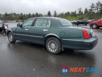 Drugie zdjęcie samochodu z przodu: 2001 LINCOLN TOWN CAR SIGNATURE VIN:1LNHM82W91Y708947 - miniatura