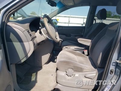 Zdjęcie 7 z 15 samochodu: 2004 TOYOTA SIENNA CE VIN:5TDZA23C44S012290 - miniatura