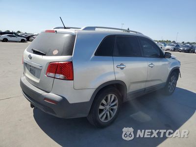 Trzecie zdjęcie samochodu z tyłu: 2011 KIA SORENTO BASE VIN:5XYKT4A2XBG142070 - miniatura