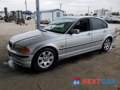 2000 BMW 323 I WBAAM3342YCA93235 - główne zdjęcie licytacji z USA - miniatura