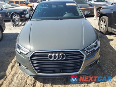 Piąte zdjęcie samochodu w środku: 2019 AUDI A3 PREMIUM VIN:WAUAUGFF8K1010833 - miniatura