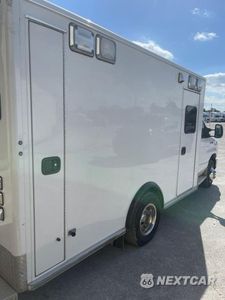 Czwarte zdjęcie samochodu z boku: 2017 FORD ECONOLINE E350 SUPER DUTY CUTAWAY VAN VIN:1FDWE3FS6HDC35976 - miniatura