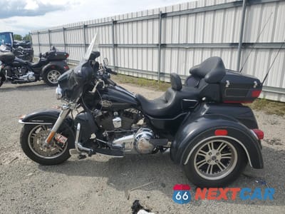Trzecie zdjęcie samochodu z tyłu: 2011 HARLEY-DAVIDSON FLHTCUTG VIN:1HD1MAM13BB850406 - miniatura