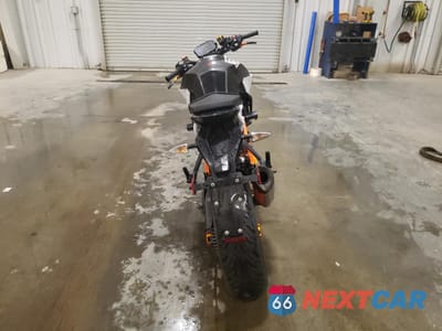 Czwarte zdjęcie samochodu z boku: 2018 KTM 1290 SUPER DUKE R VIN:VBKV39402JM981162 - miniatura