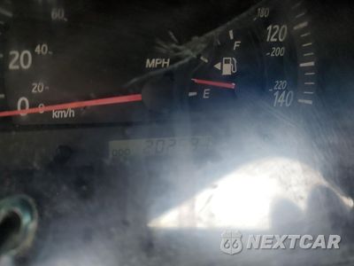 Zdjęcie 9 z 14 samochodu: 2002 TOYOTA CAMRY LE VIN:4T1BF32K32U026347 - miniatura