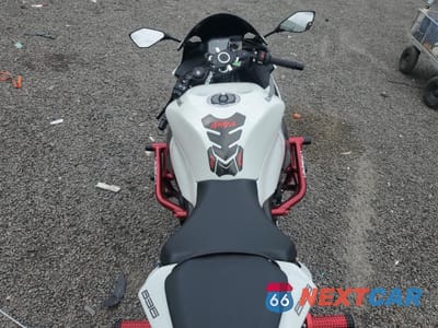 Zdjęcie 6 z 10 samochodu: 2024 KAWASAKI ZX636 K VIN:JKBZXJJ15RA000282 - miniatura