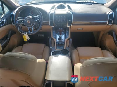 Zdjęcie 8 z 14 samochodu: 2018 PORSCHE CAYENNE TURBO VIN:WP1AC2A22JLA85090 - miniatura