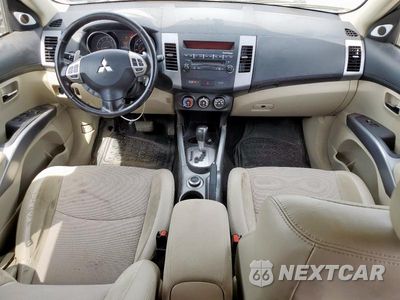 Zdjęcie 8 z 13 samochodu: 2012 MITSUBISHI OUTLANDER SE VIN:JA4JT3AW5CU003452 - miniatura