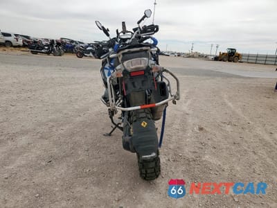 Czwarte zdjęcie samochodu z boku: 2018 BMW R1200 GS ADVENTURE VIN:WB10A1203JZ967597 - miniatura