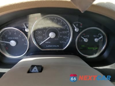 Zdjęcie 9 z 12 samochodu: 2006 LINCOLN MARK LT VIN:5LTPW16586FJ24736 - miniatura