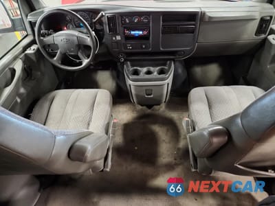 Zdjęcie 8 z 13 samochodu: 2005 CHEVROLET EXPRESS G3500 VIN:1GAHG39U151268815 - miniatura