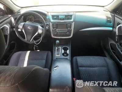 Zdjęcie 8 z 12 samochodu: 2016 NISS ALTIMA VIN:1N4AL3AP1GN325445 - miniatura