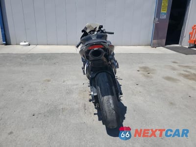 Czwarte zdjęcie samochodu z boku: 2017 HONDA CBR600 RR VIN:JH2PC40009K203170 - miniatura