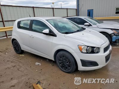 Czwarte zdjęcie samochodu z boku: 2014 CHEVROLET SONIC LS VIN:1G1JA6SH7E4214550 - miniatura