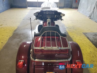 Zdjęcie 6 z 10 samochodu: 2017 HARLEY-DAVIDSON FLHTCUTG TRI GLIDE ULTRA VIN:1HD1MAD18HB851964 - miniatura