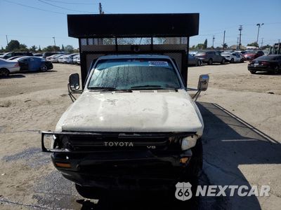 Piąte zdjęcie samochodu w środku: 1990 TOYOTA PICKUP CAB CHASSIS SUPER LONG WHEELBAS VIN:JT5VN94T8L0017662 - miniatura